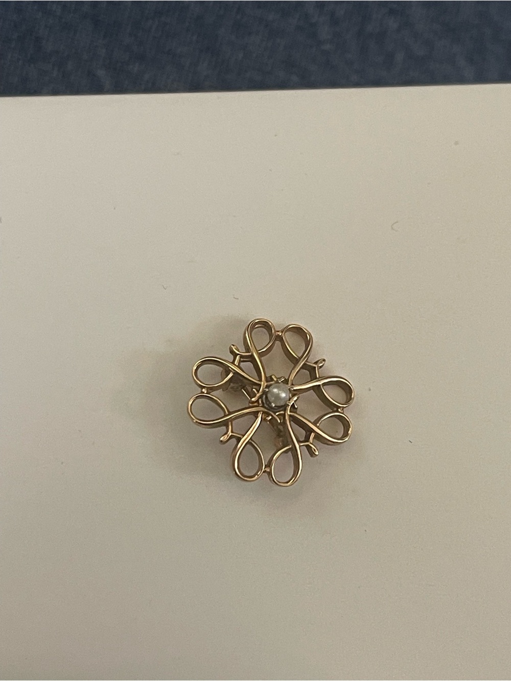 10k Yellow Gold Seed Pearl Robbins Co Ladies Avon Award Pin Brooch, stamped